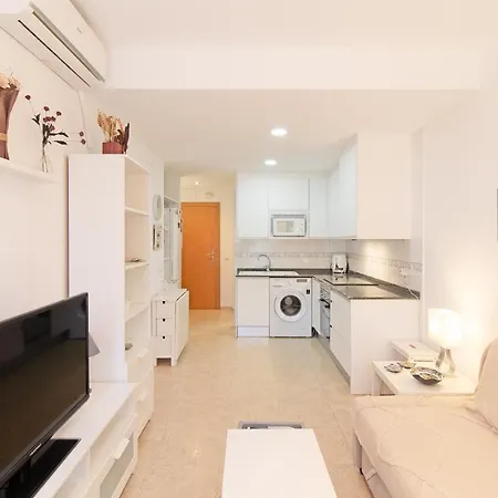 Global Properties, Practico En Cerca De La Playa